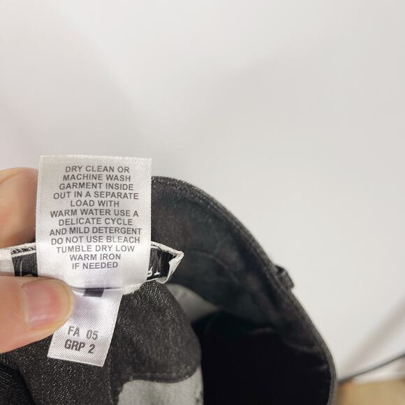 St John Sport Size 2 Black Gray Straight Leg Denim Jeans Stretch Zip Pockets - Picture 12 of 12